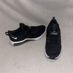 Womens Size 10 Nike Air Max Bella TR5 Black White Grey Training Shoes DD9285 010